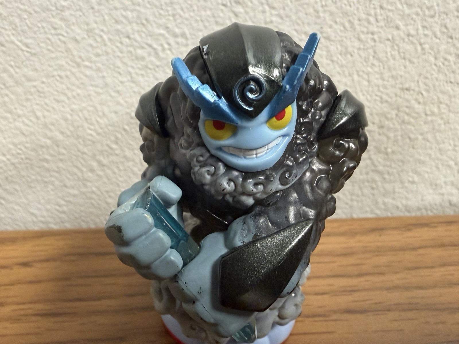 Skylanders Trap Team Thunderbolt Master Figure 87171888 Tested ** MISSING BOLT *