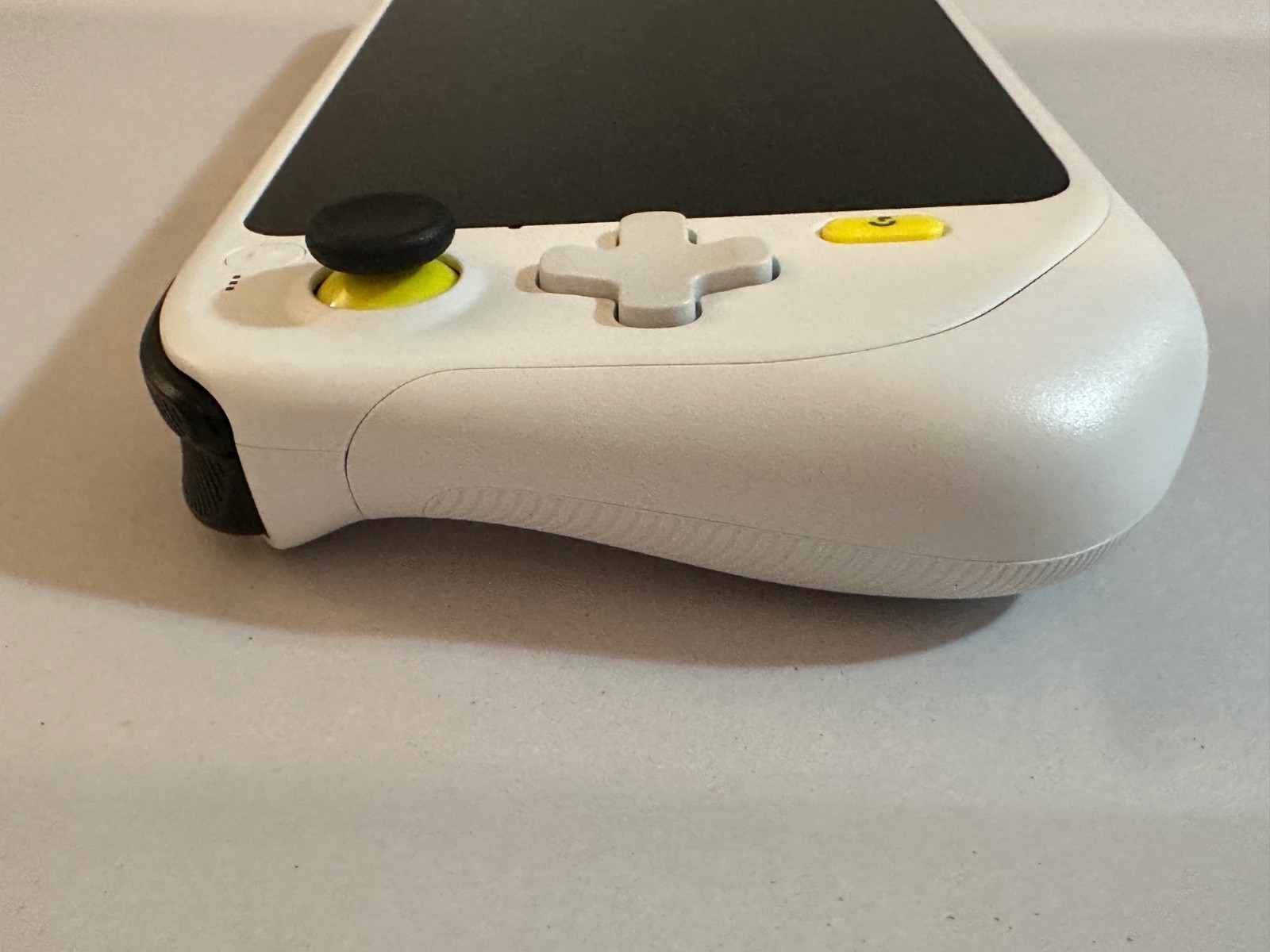 Logitech G Cloud White 64GB Gaming Handheld – Mint Condition w/ Case & Charger