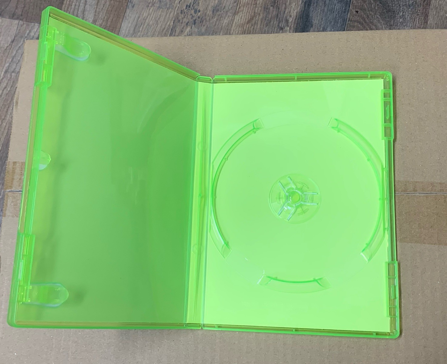 Halo 4 Cover Art Cortana & New Case Xbox