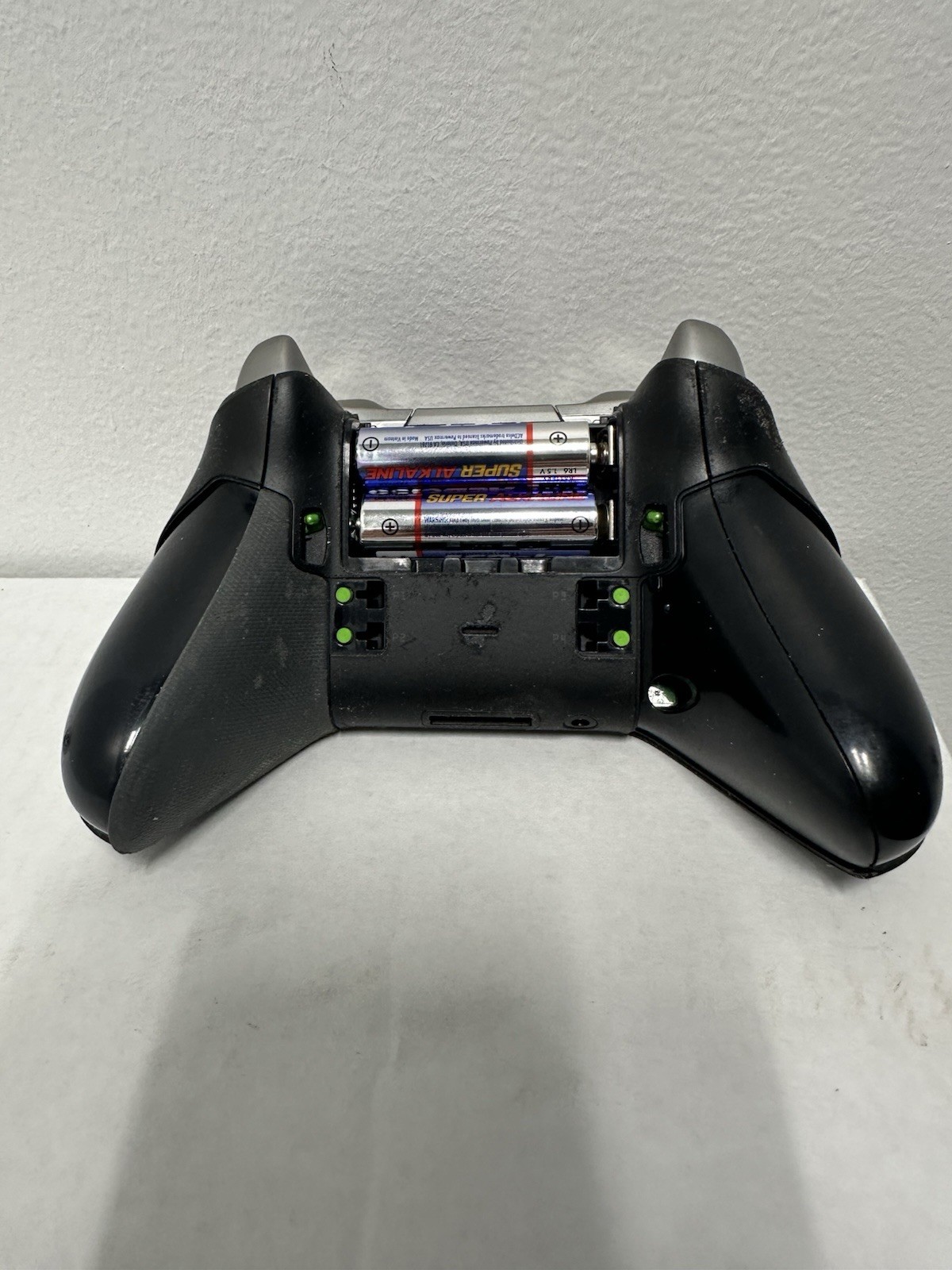 Microsoft Xbox One Elite Wireless Controller Black Silver- It Works or for Parts