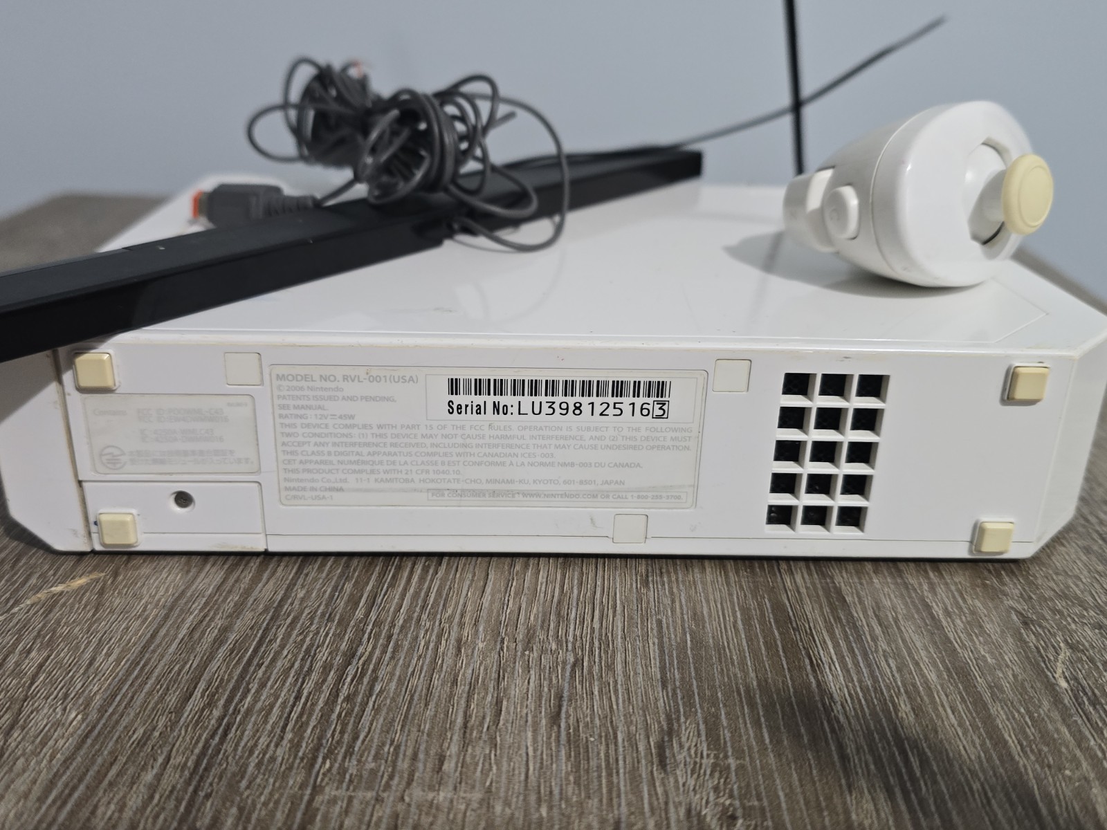 Nintendo Wii RVL-001 512 MB Home Console – White