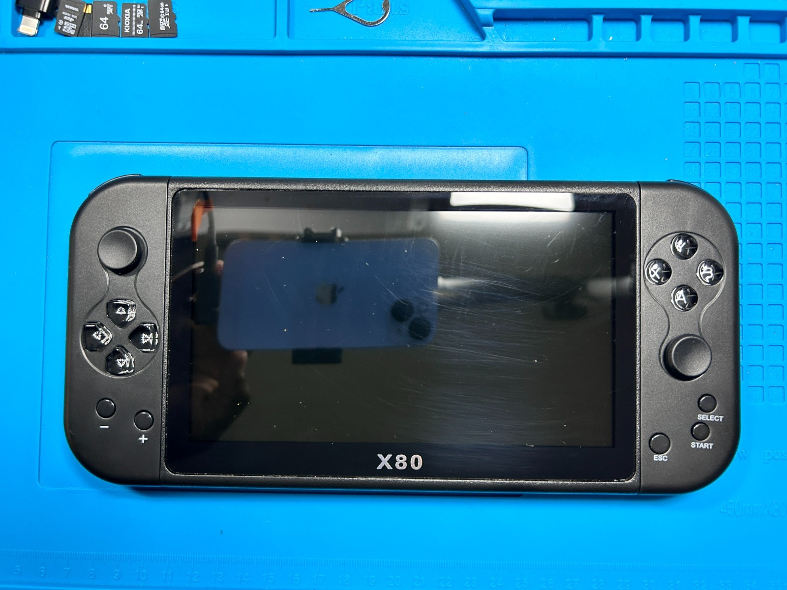 X80 GAMING HANDHELD (64GB GAME CARD) FREE BT EAR BUDS (GXRG)