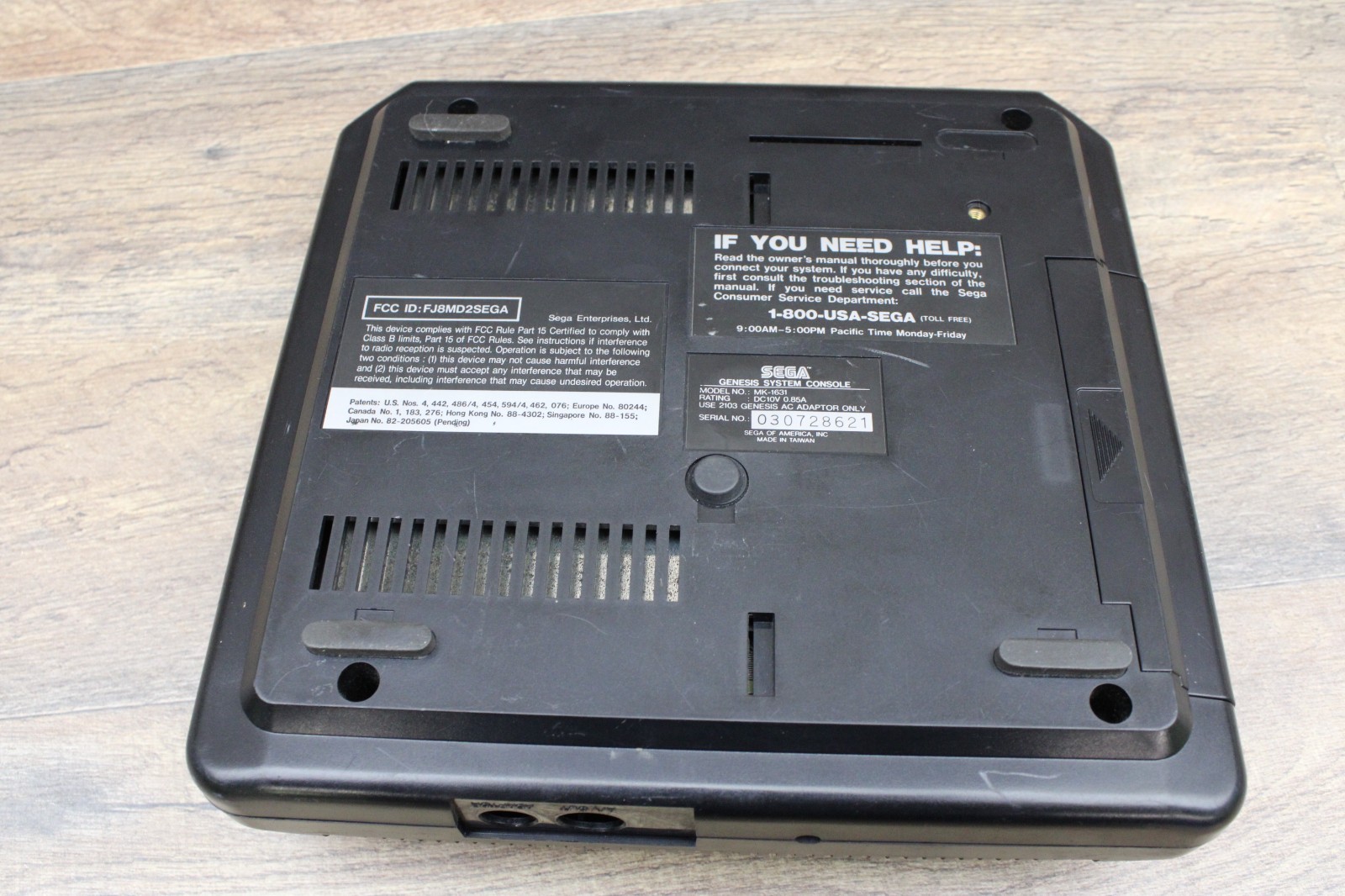 Sega MK-1631 – VA1 Genesis Console System & Controller Only – Fully Tested.