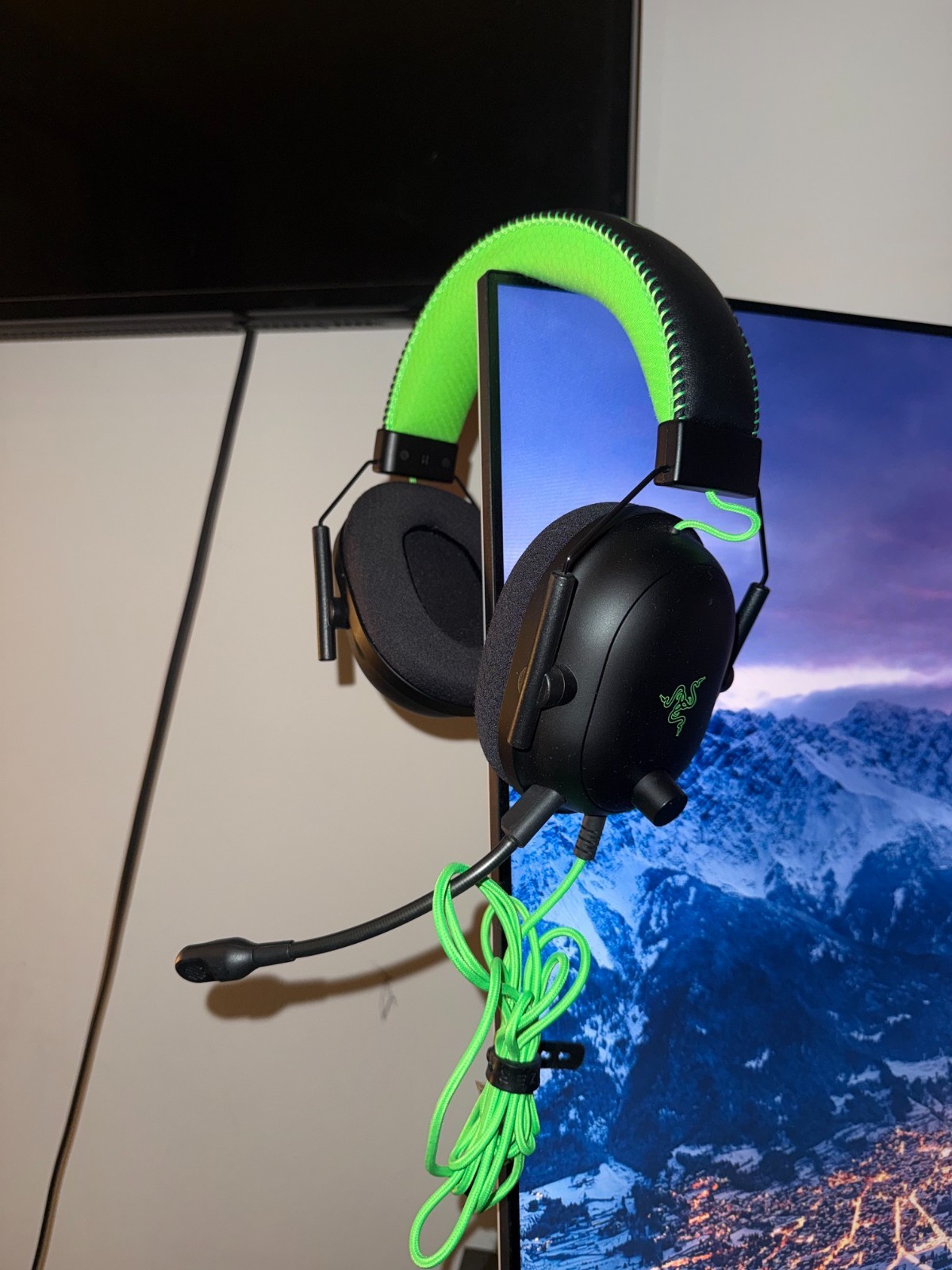 Brand New Razer RAZR Wired Over-Ear Gaming Headset 3.5mm Boom Mic Mute/Volume.