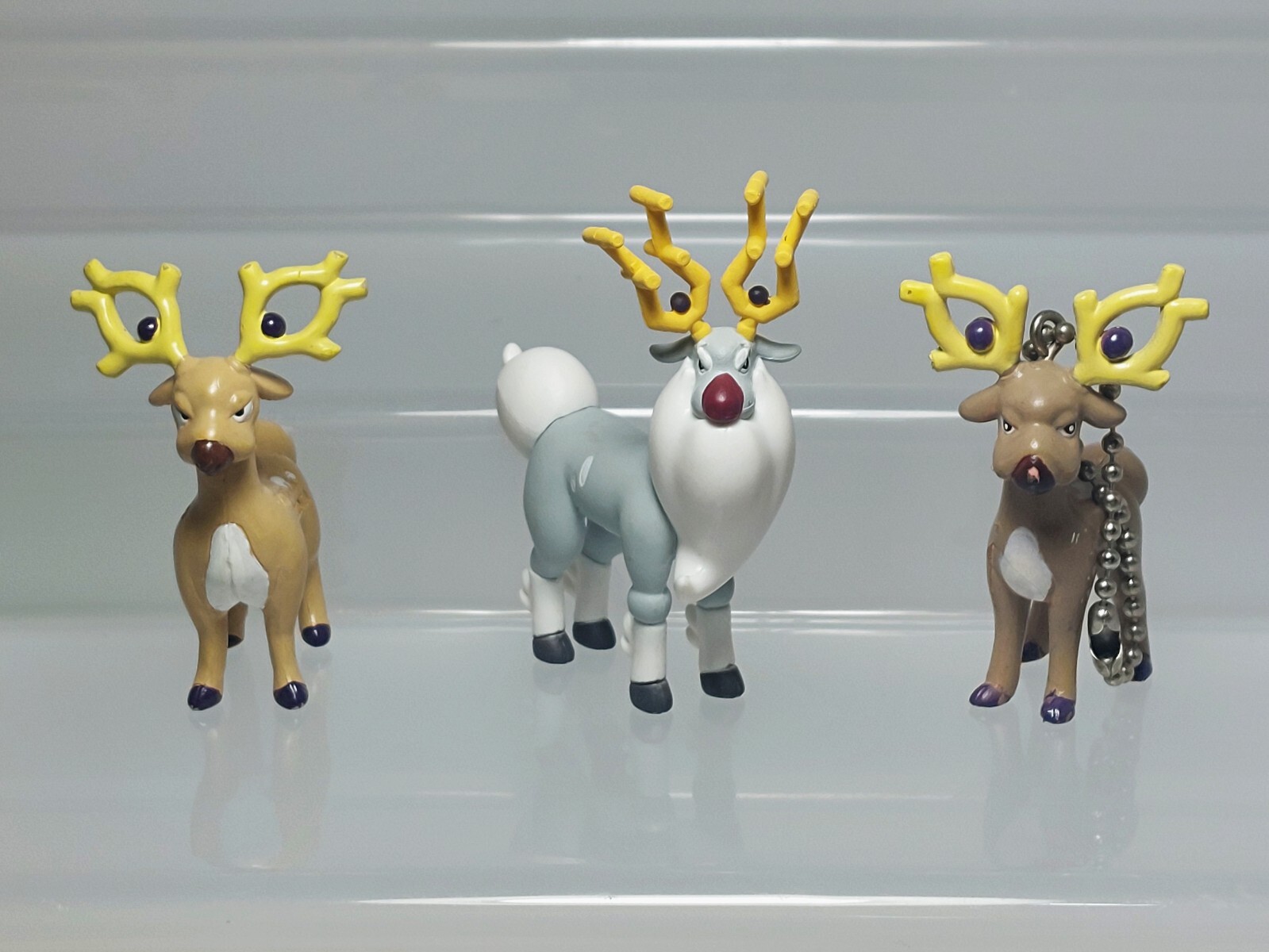 Wyrdeer Stantler Pokemon Figure & Keychain Tomy T-ARTS Furuta 2.1-2.4in