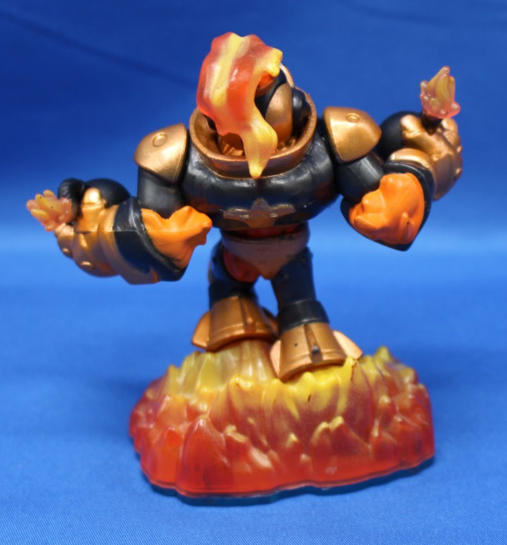 Lot of 2 Skylanders Swap-Force Figures Blast Zone & Smolderdash Light Core