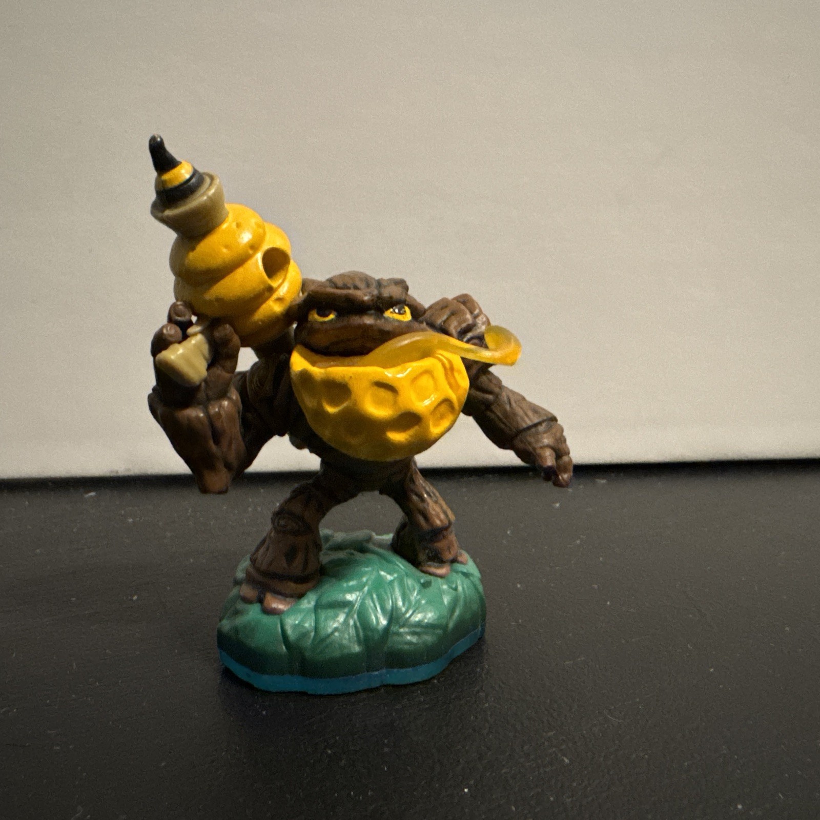 Skylanders Swap Force Bumble Blast Lightcore Character Figure