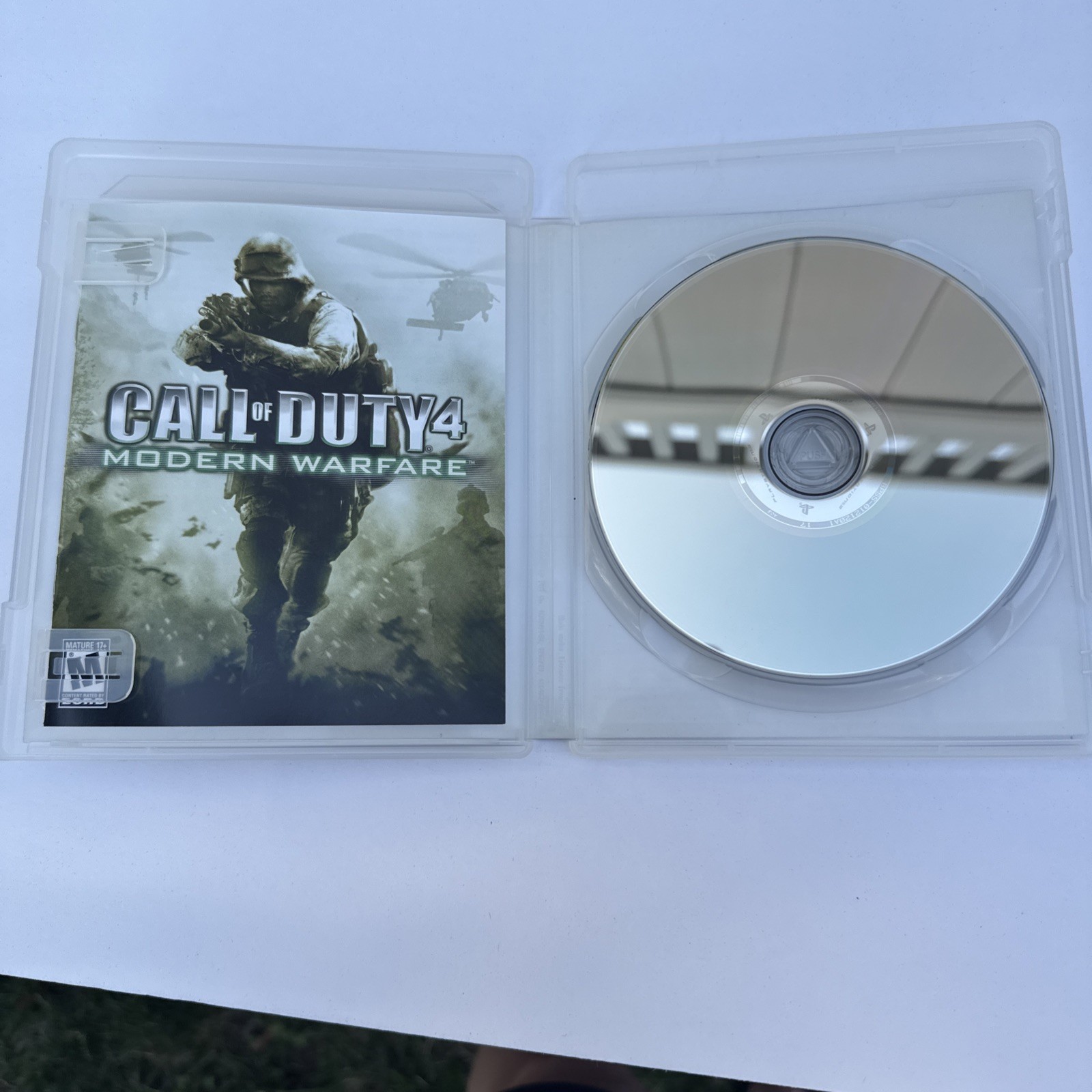 CIB PS3 Lot of 2 Call of Duty 4 Modern Warfare & COD: Black Ops w/ Manuals