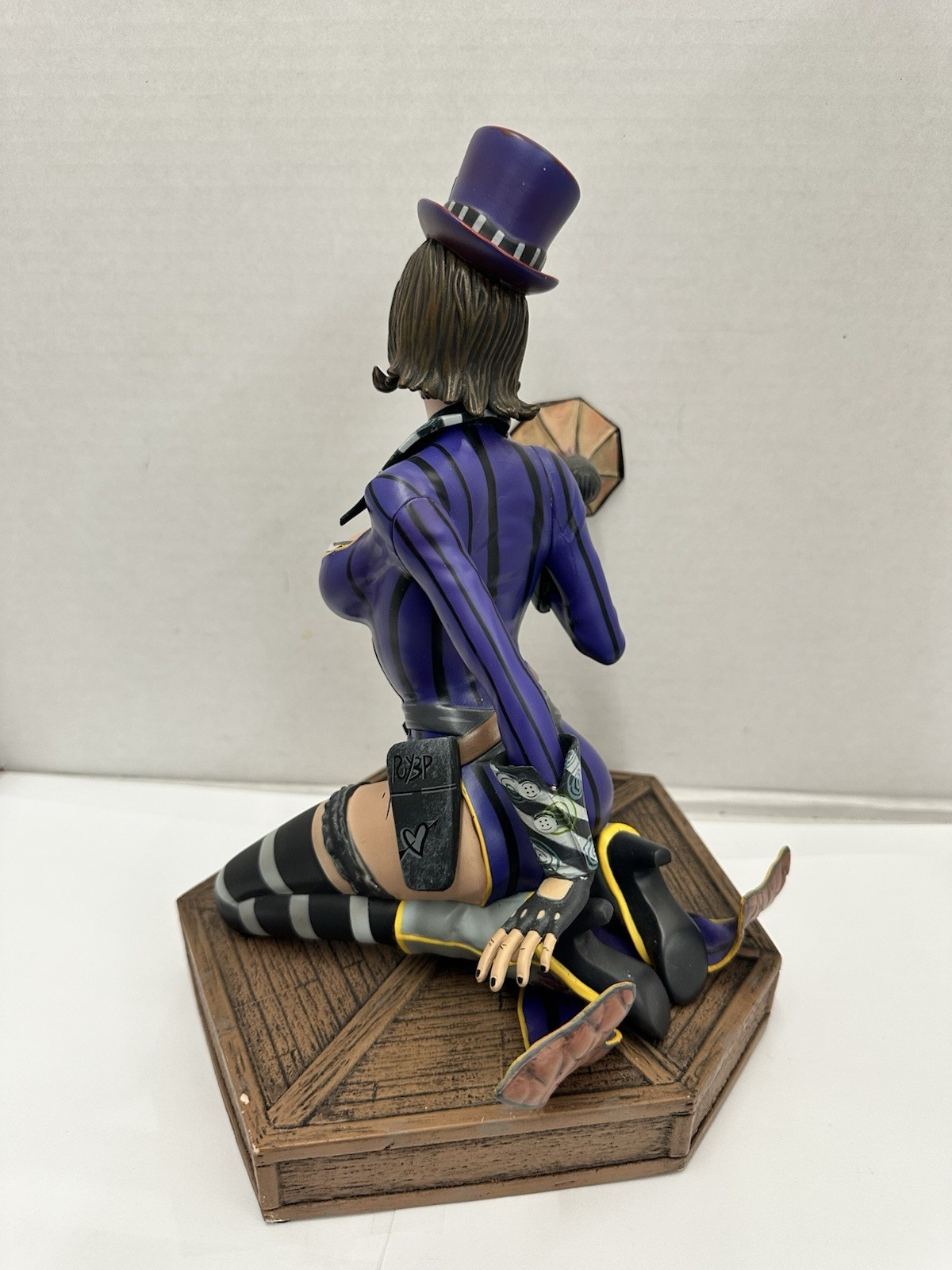 Mad Moxxi Purple Variant Borderlands GameStop Exclusive Statue