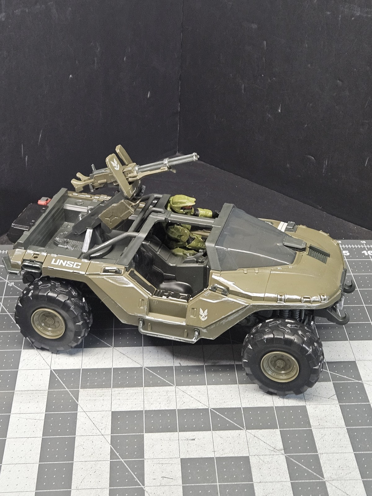 Halo Master Chief Action Figure & Warthog Vehicle Jazwares World of Halo Set