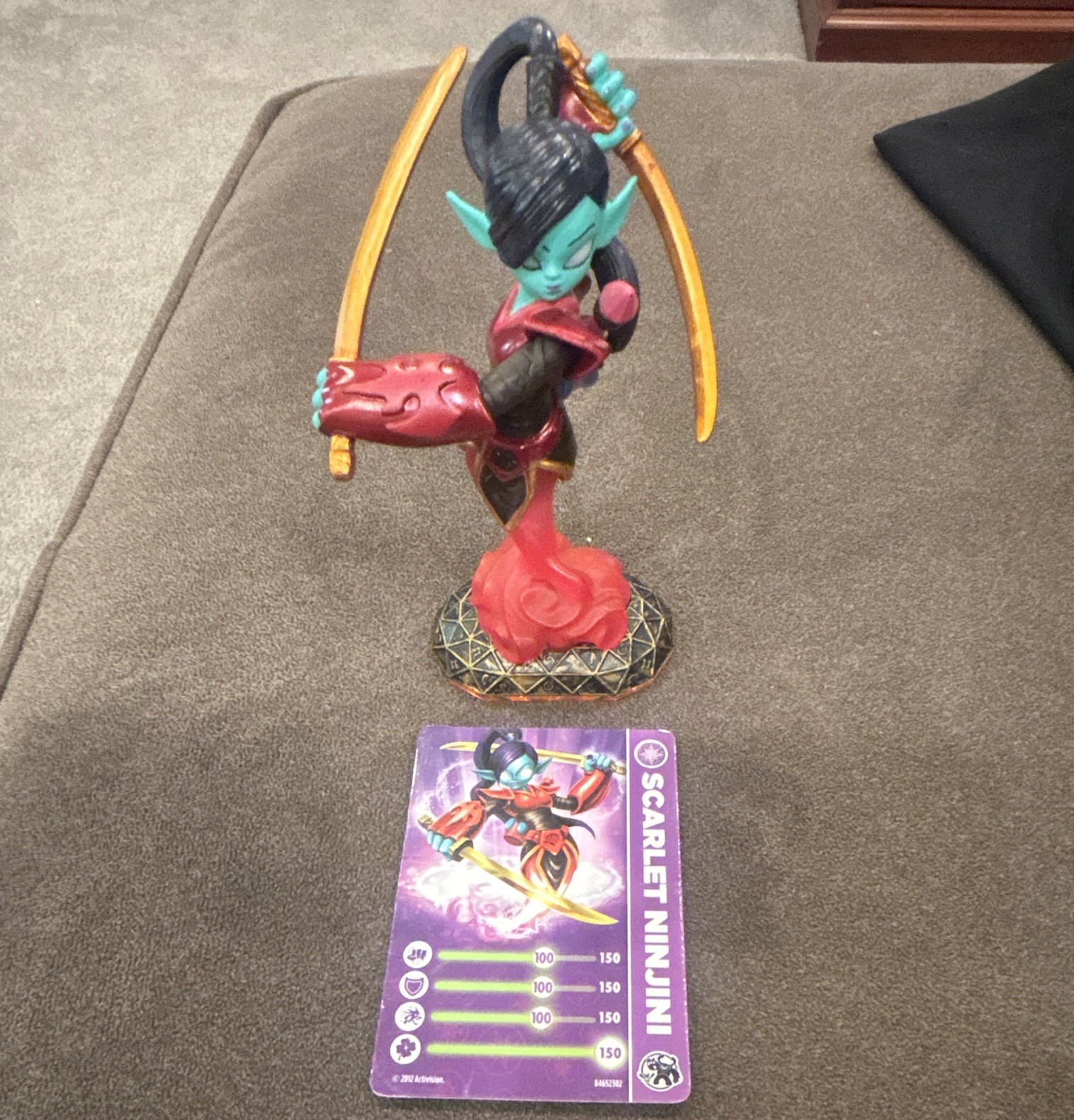 Activision Skylanders Giants Scarlet Ninjini Character Figure w/ Character Card