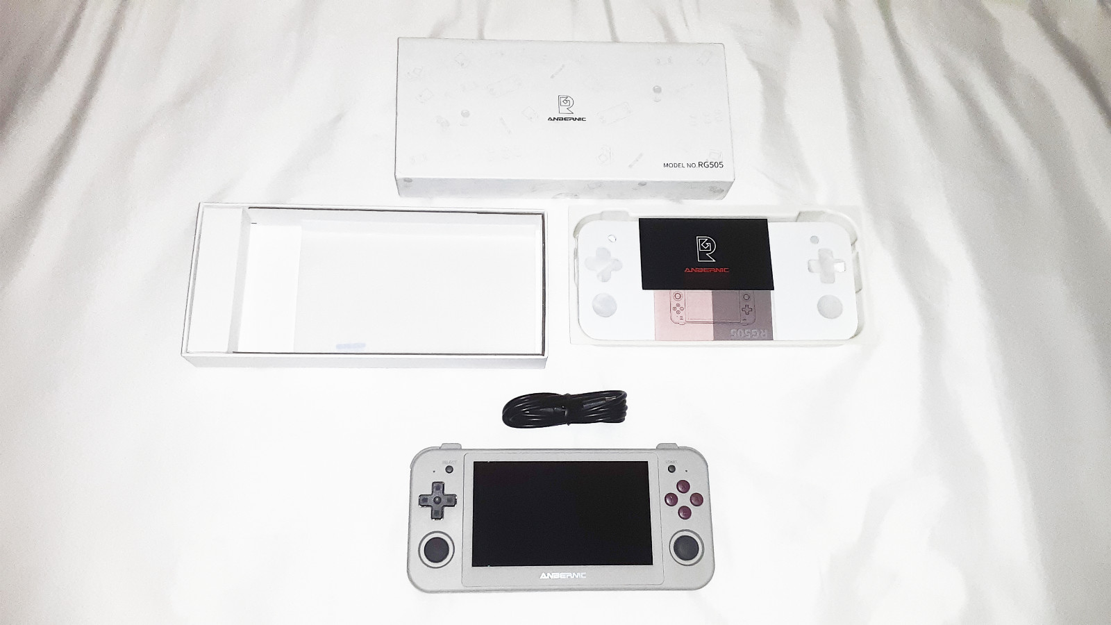 Near Mint Anbernic RG505 Handheld Game Console Android 12 in Gray, Super Clean!