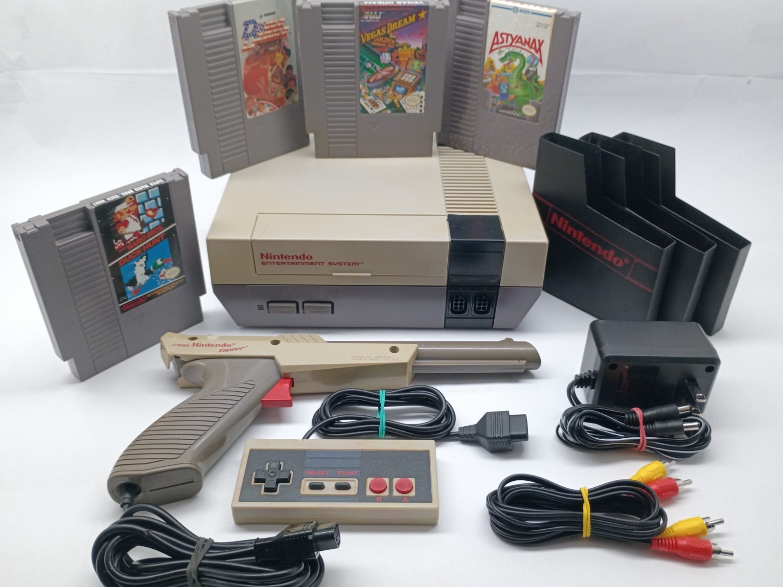 Nintendo NES-001 Console Bundle – Mario/Duck Hunt + 3 Games – Everything Works!