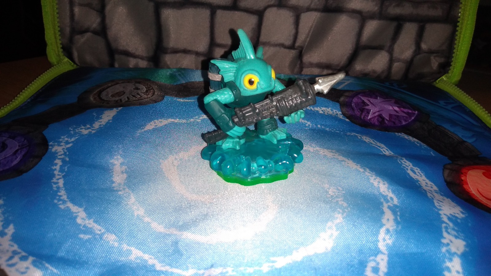Skylanders Loose figure Series 1 Gill Grunt