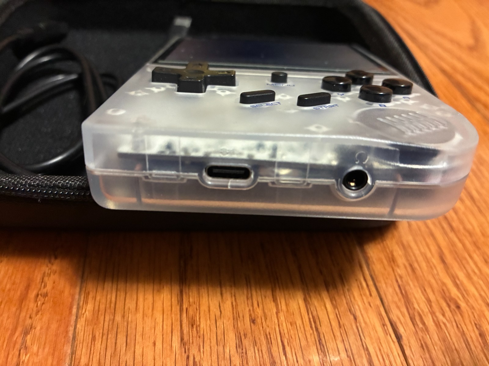 Anbernic RG35XX Retro Handheld Game Console, Dual OS 64GB, Case, 3D printed grip