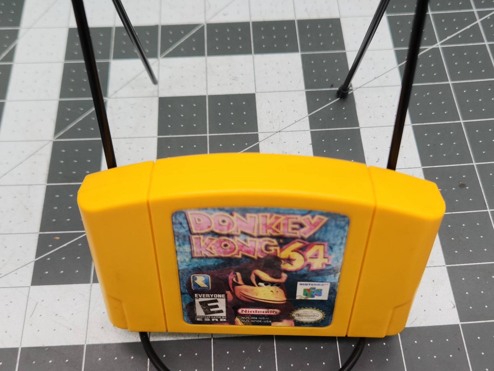 Nintendo – Donkey Kong 64 (N64) Yellow Game Cartridge- Untested