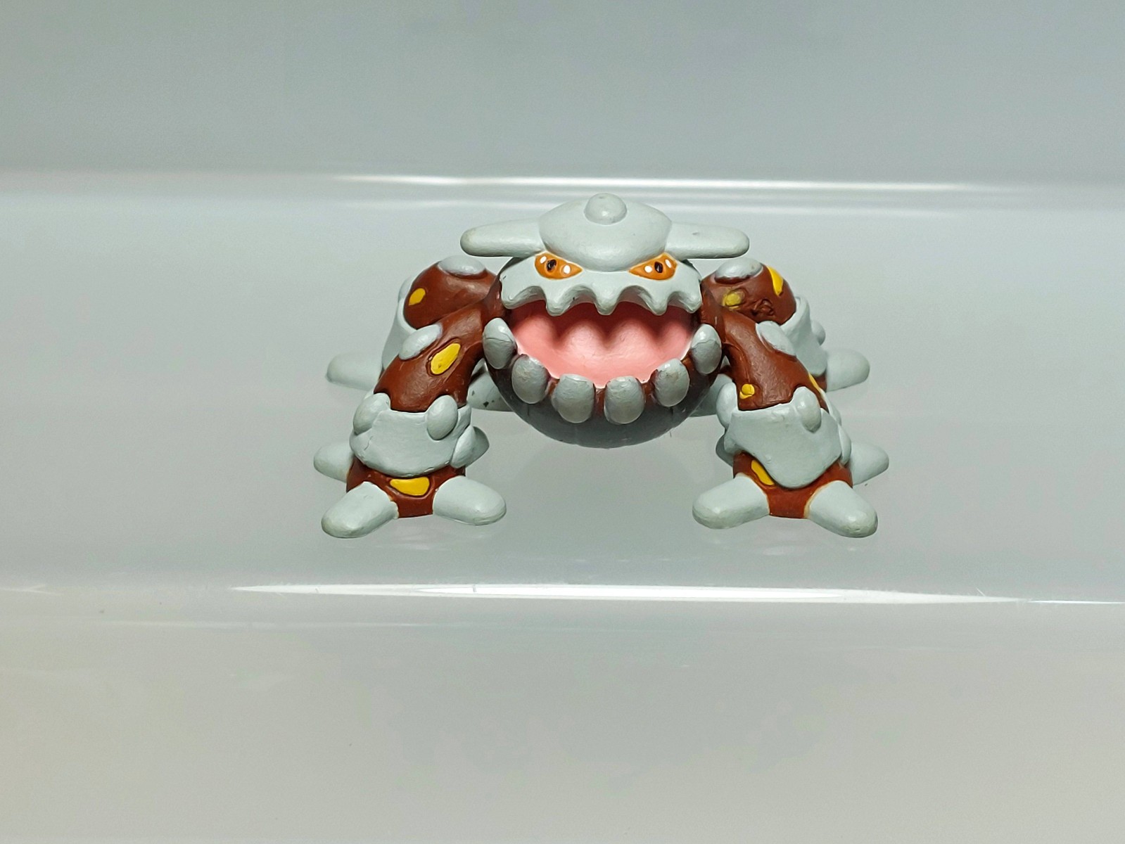 Heatran Pokemon Clipping Figure Bandai 2009 Candy Toy Japan E07 0.8in