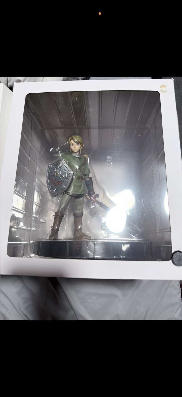Legend of Zelda: Twilight Princess Dark Horse Deluxe Link Statue, Pre-Owned