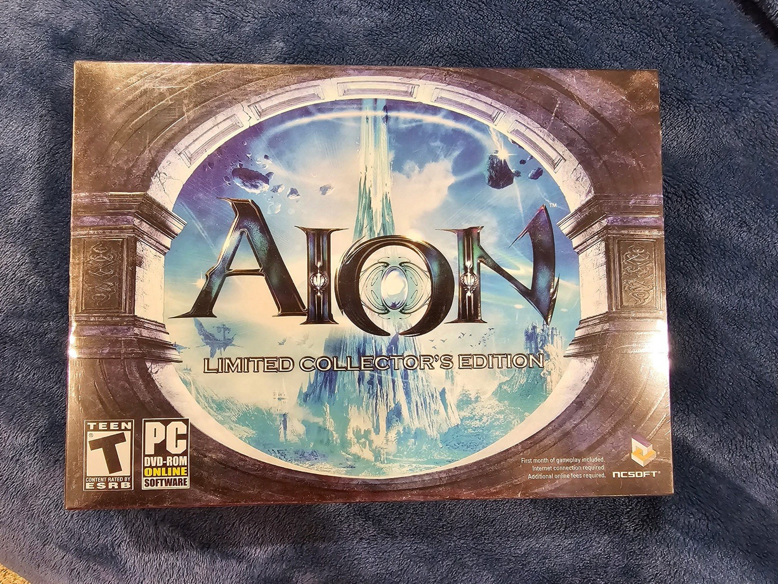 AION Limited Collector’s Edition PC Game Complete w/ Sealed Statue Figure