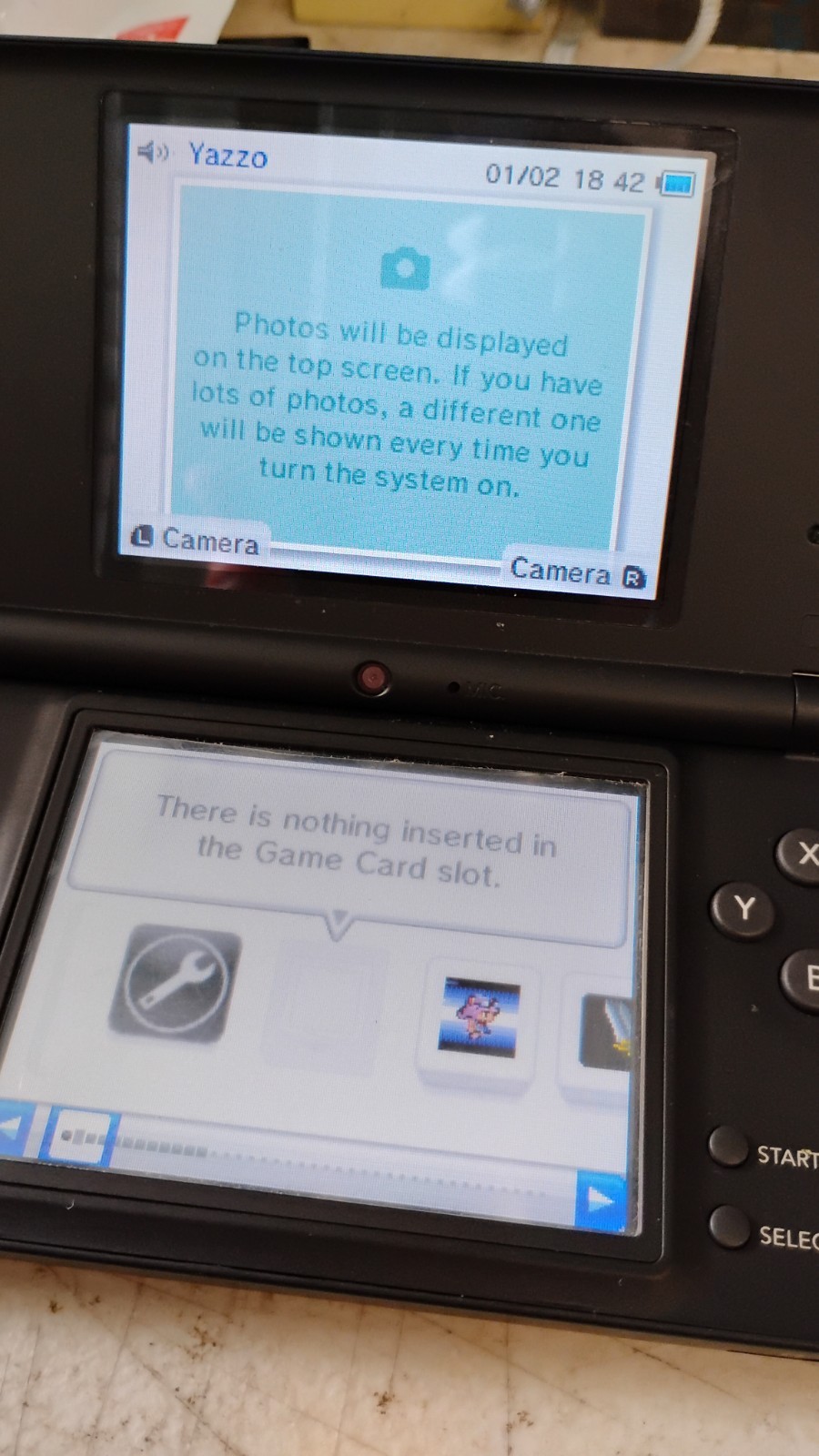 Nintendo DSi Handheld System Black w/ Stylus