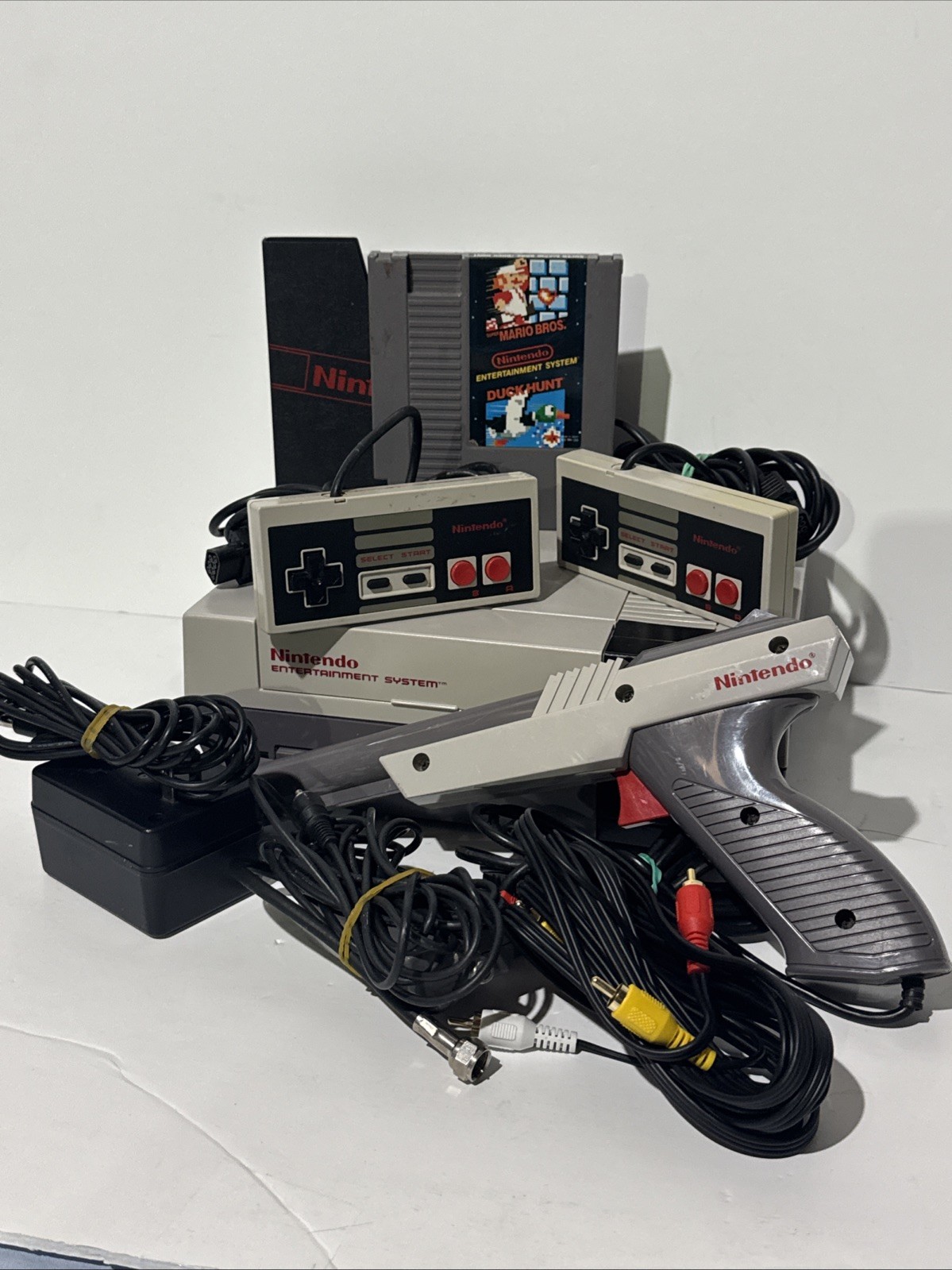 NES Nintendo Action Set – Controllers Zapper Cords Super Mario Duck Hunt Game