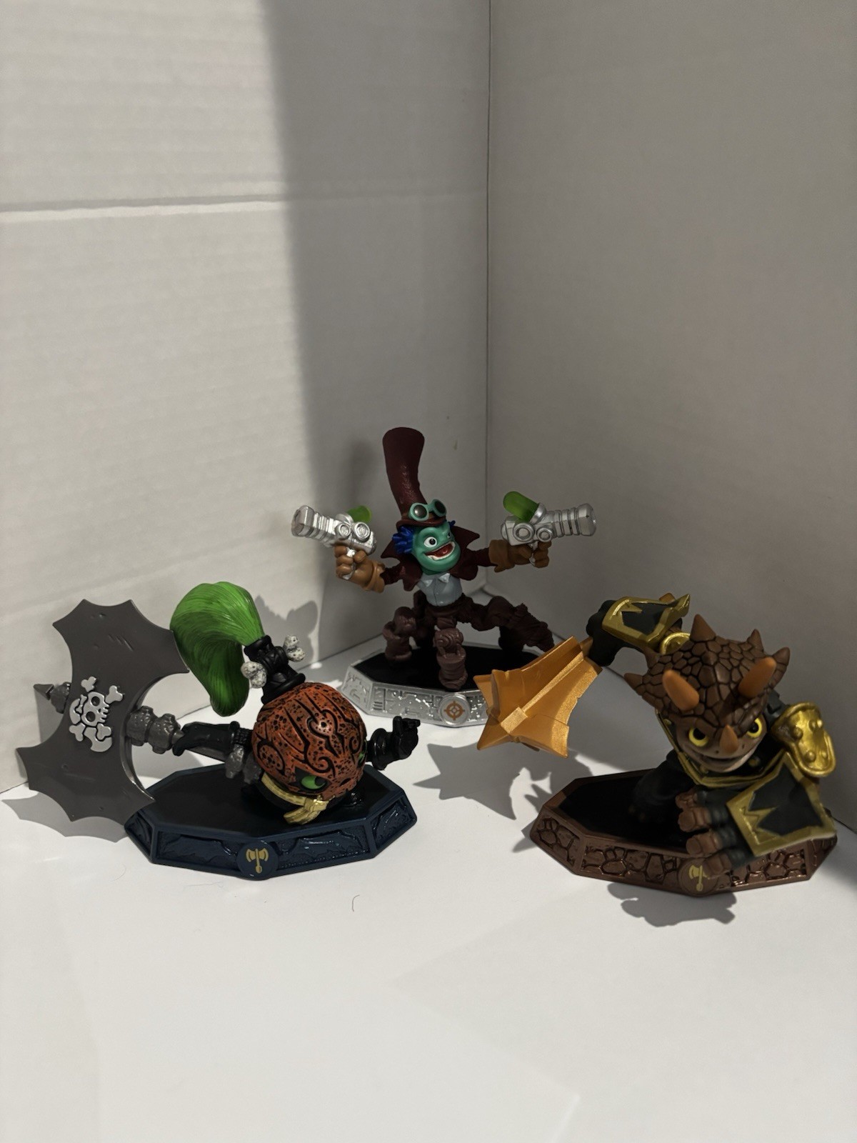 A large batch of skylanders Check The Description For More Info