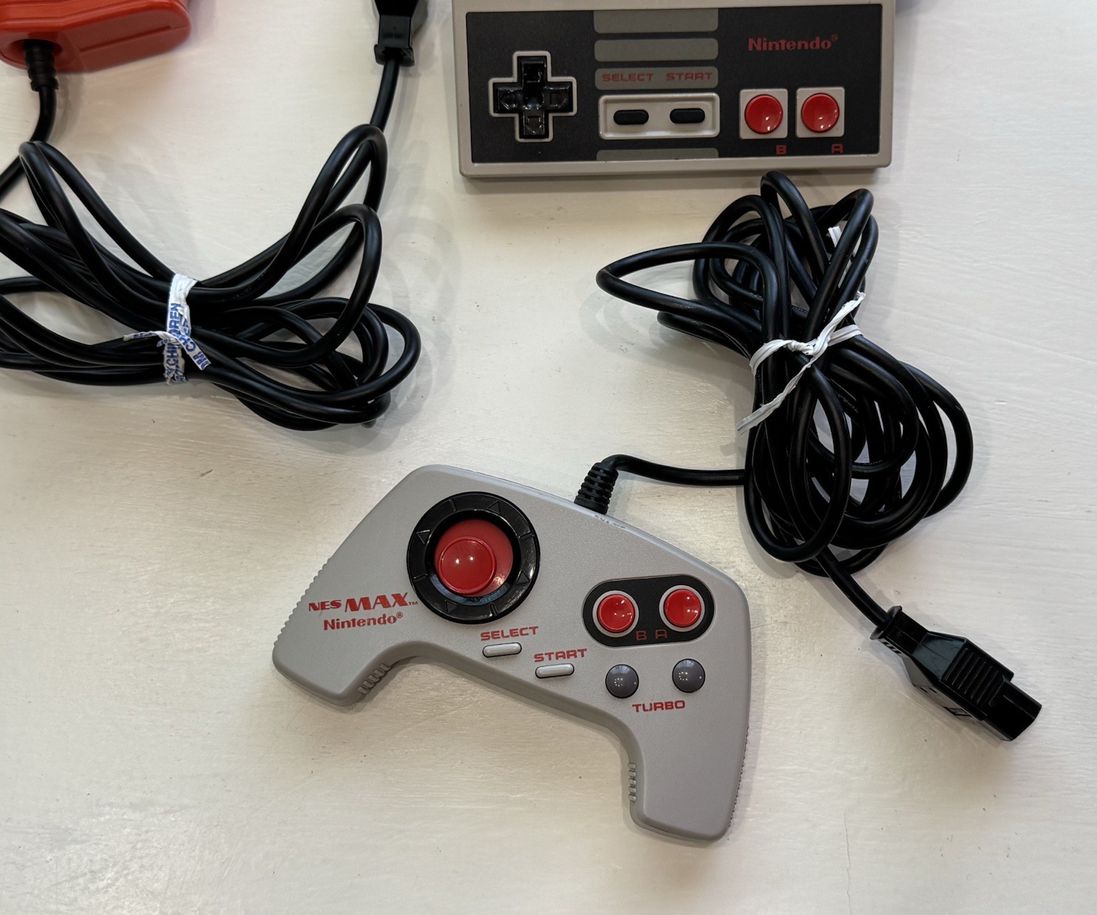 LOT of 3 NES Controllers TESTED = 1 NES-004 + 1 NES-027 MAX + 1 NES-005