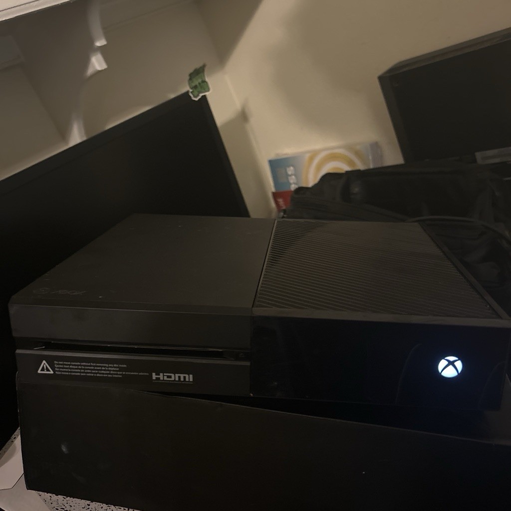 Microsoft Xbox One 500GB Console Black 1080p Blu-Ray Compatible HDMI MPN 1540