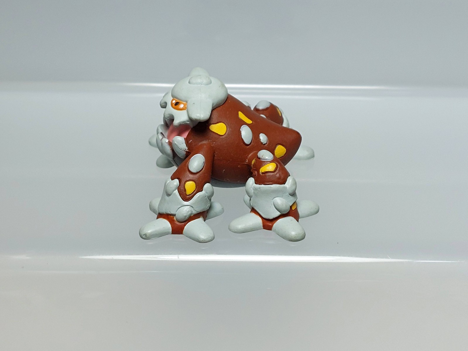 Heatran Pokemon Clipping Figure Bandai 2009 Candy Toy Japan E07 0.8in