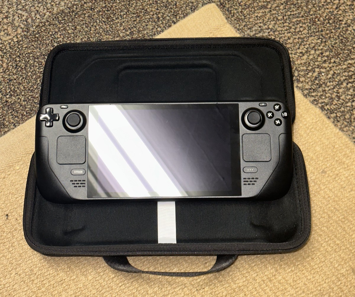 Steam Deck 256GB LCD -Excellent Condition- With Case, Charger, Screen Protector