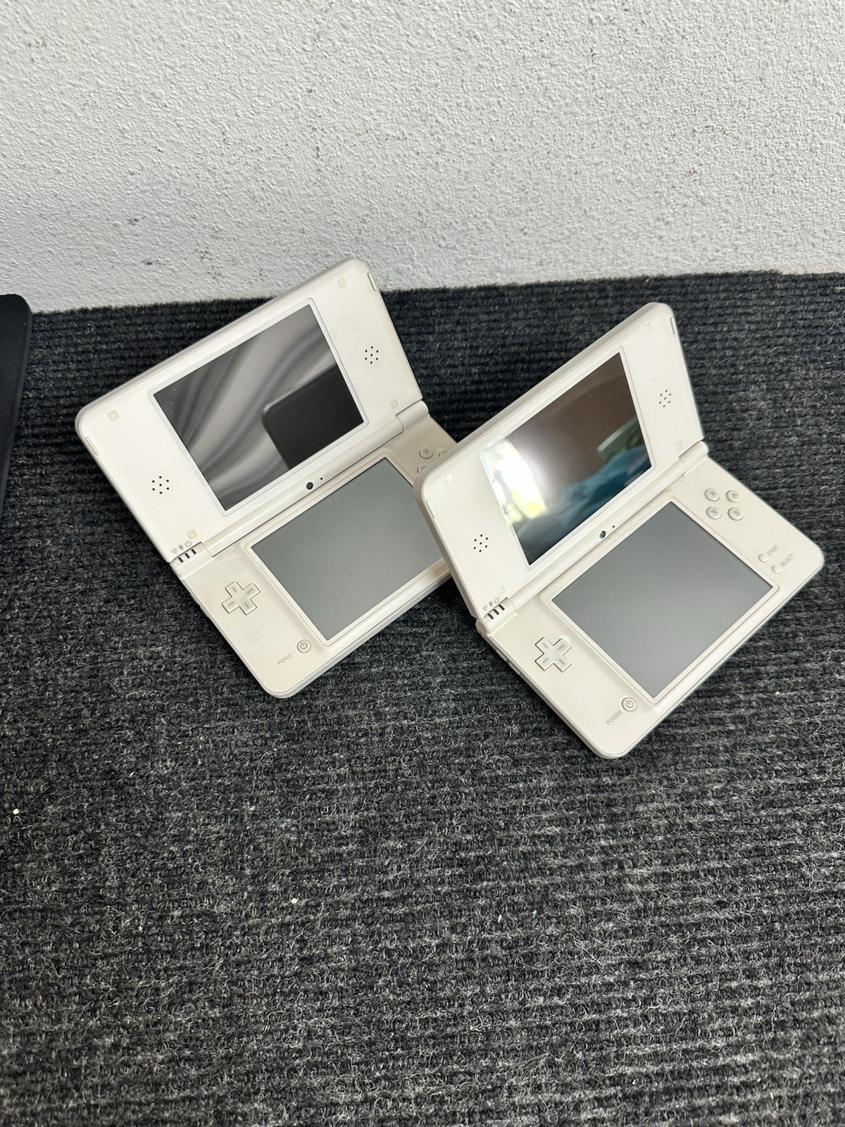Lot Of 2 Nintendo DSi XL LL Console UTL-001(JPN) White Defective