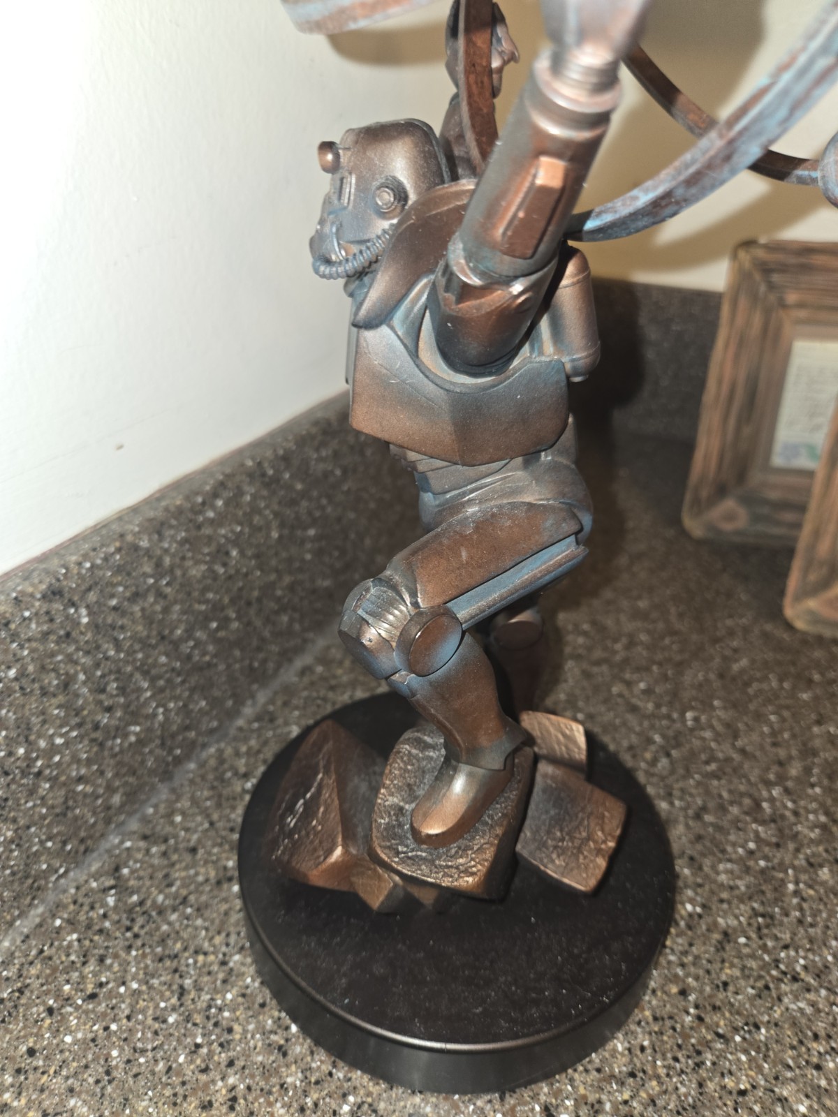 Fallout Atomic Atlas Statue By Chronicle Collectibles / Thinkgeek – No Box