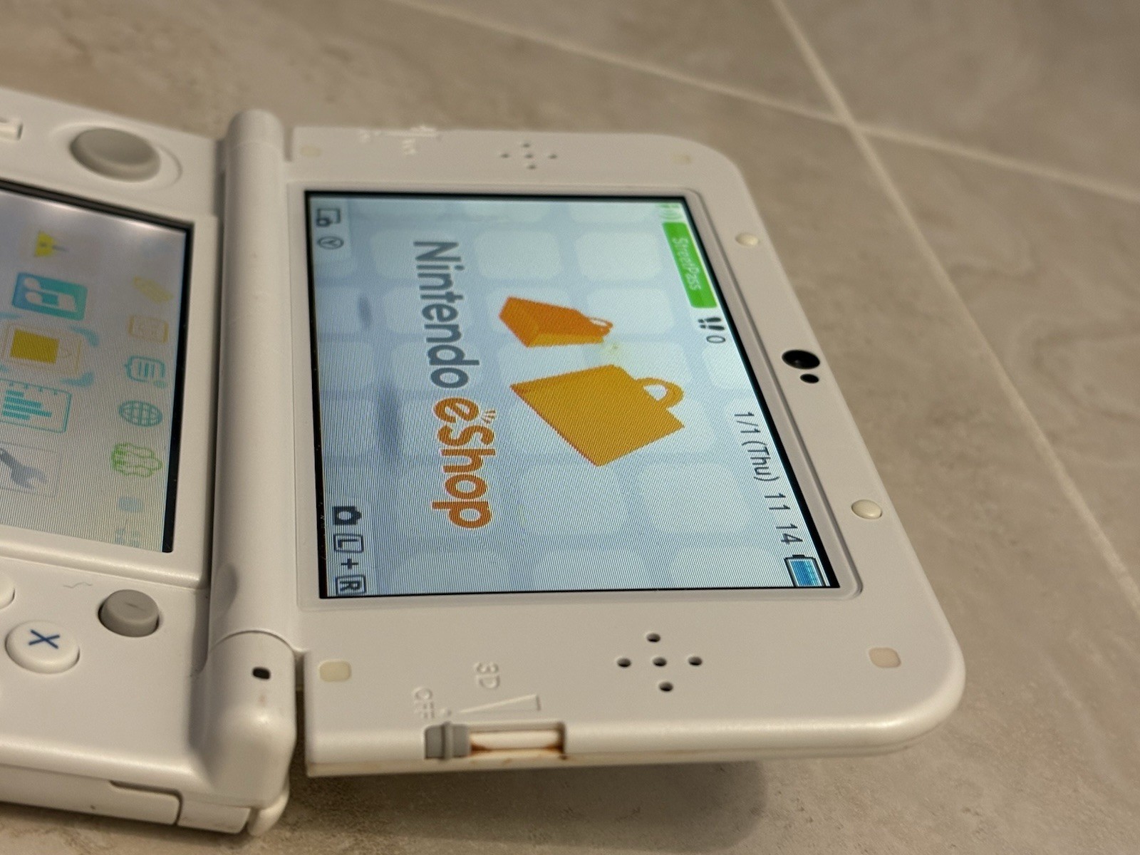 New Nintendo 3DS LL XL Pearl White Region Free USA Seller Top IPS Very Good