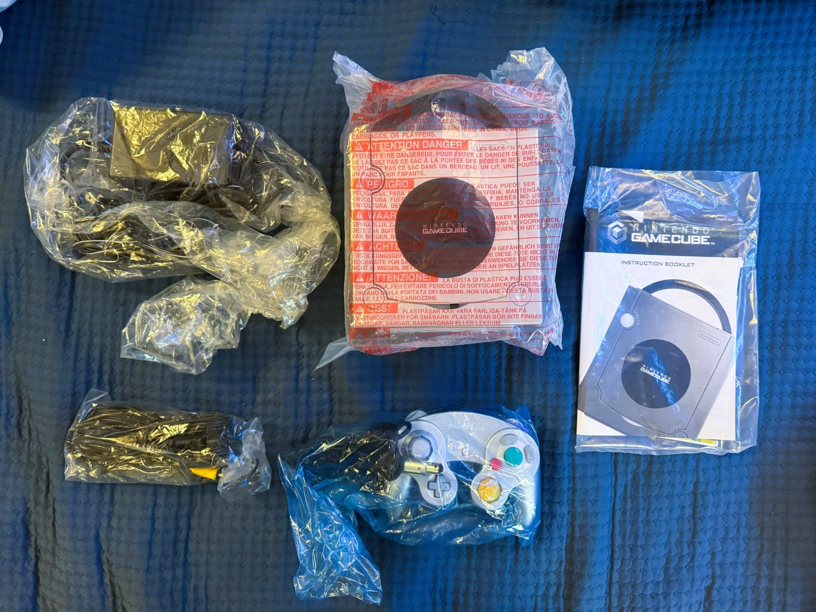 Nintendo GameCube Limited Edition Platinum Silver DOL-001 Complete In Box Tested