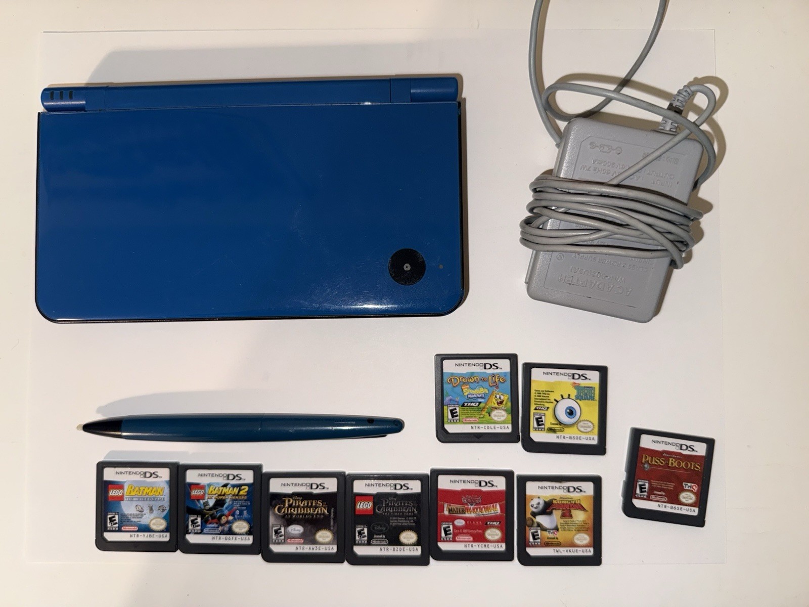 Nintendo DSi XL Blue w/ Charger Stylus, Case & Game Lot *Tested* READ BELOW