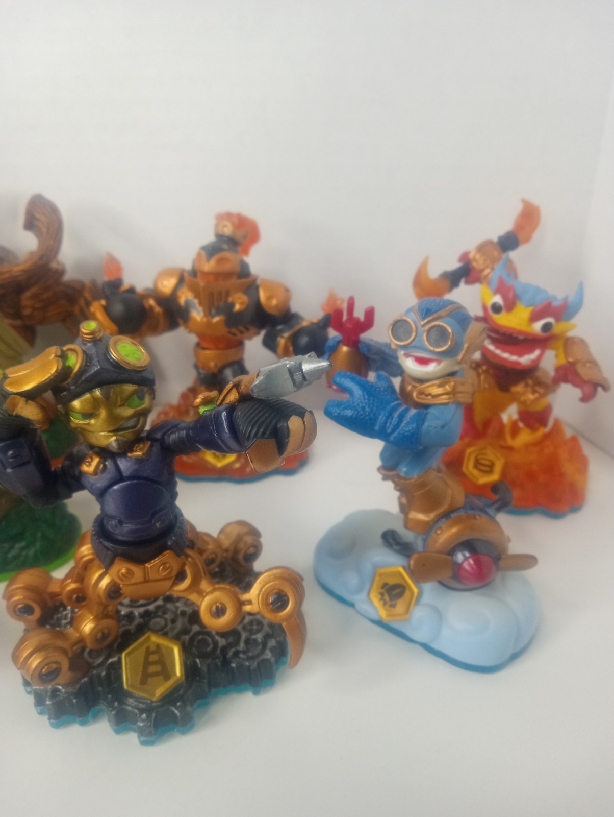 Huge Skylanders Lot 19 Figures With Carry Case Rare