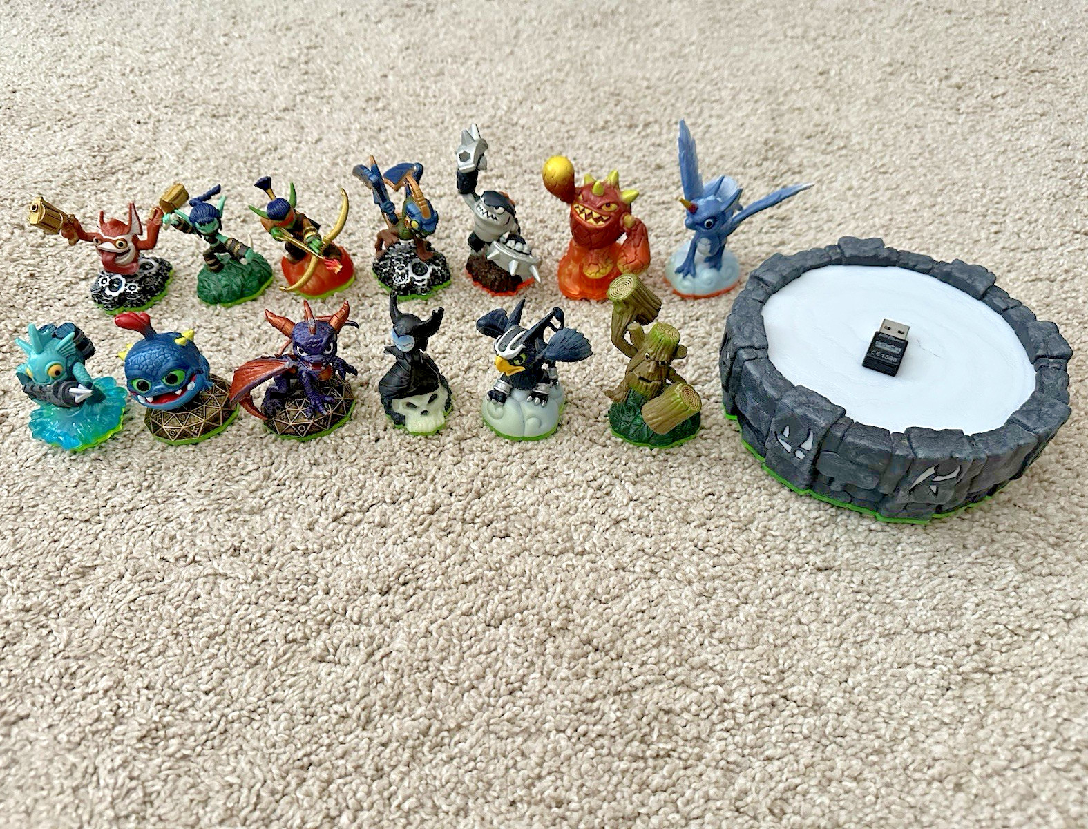 Skylanders: Spyro’s Adventure/Giants Figures(set of 13) w/ Portal of Power + USB