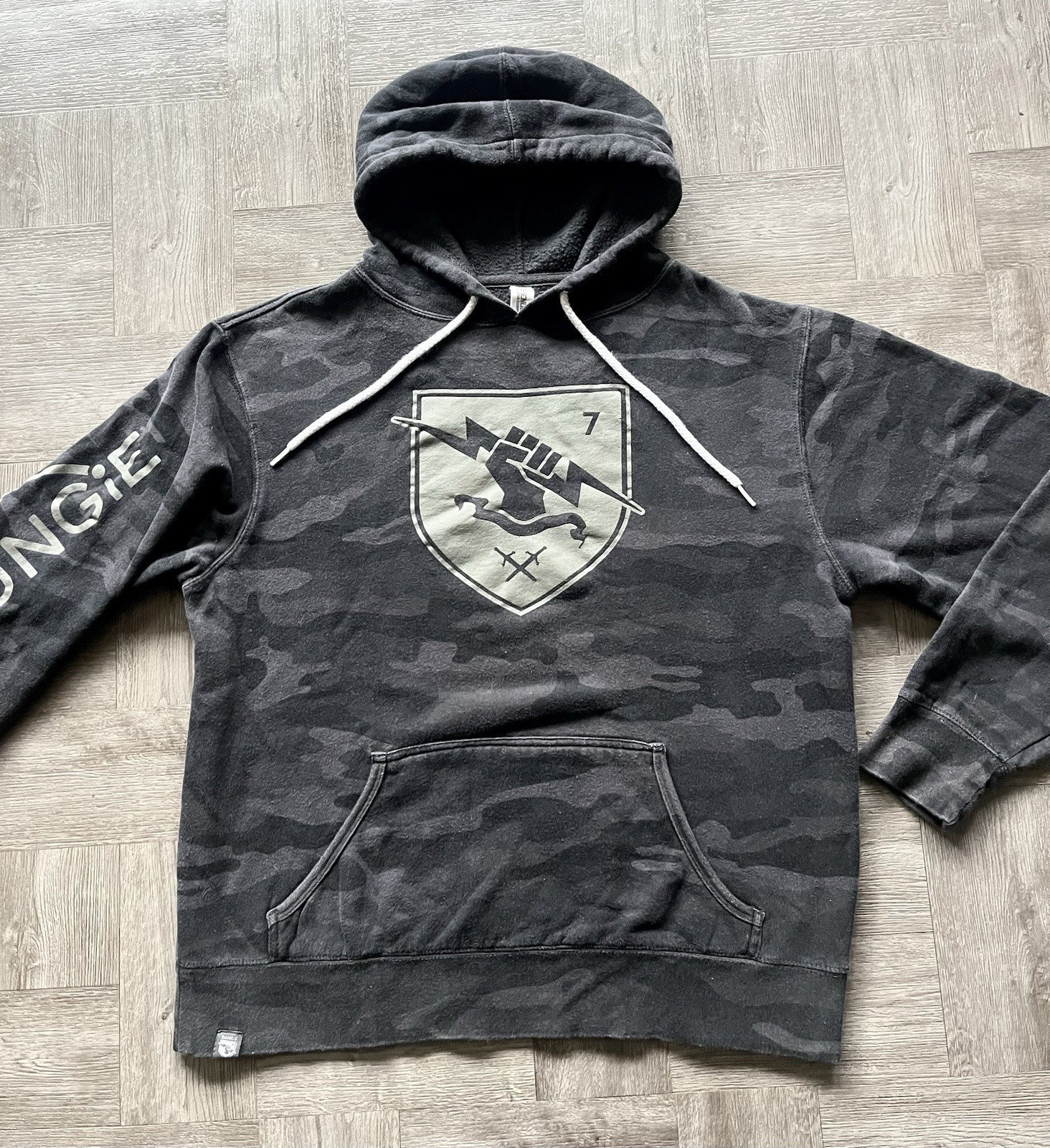 RARE Destiny 2 Bungie Zip Up Hoodie Sweatshirt Medium Video Game Women’s M Camo