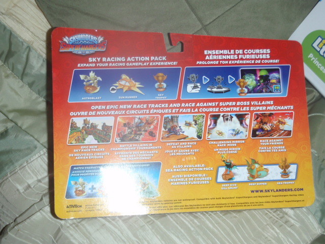 SKYLANDERS SUPERCHARGERS LEGENDARY SKY RACING ACTION PACK