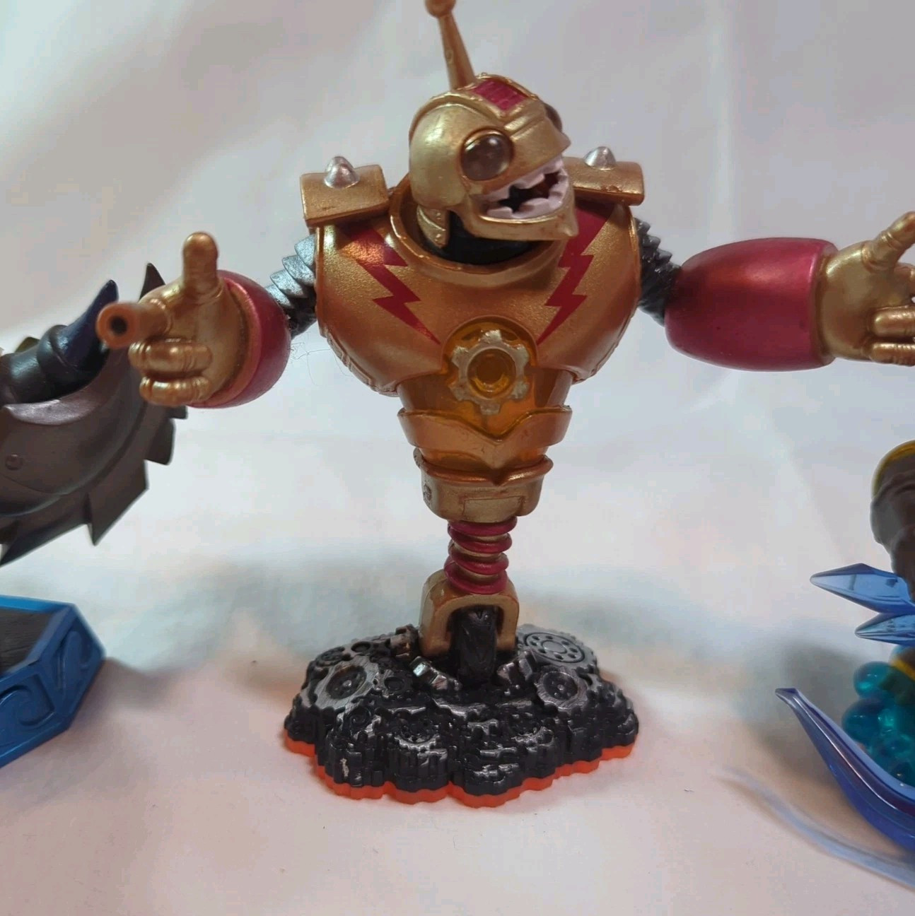 Activision Skylanders Giants Figures Lot 4 Robot Dragon Penguin Girl Empire
