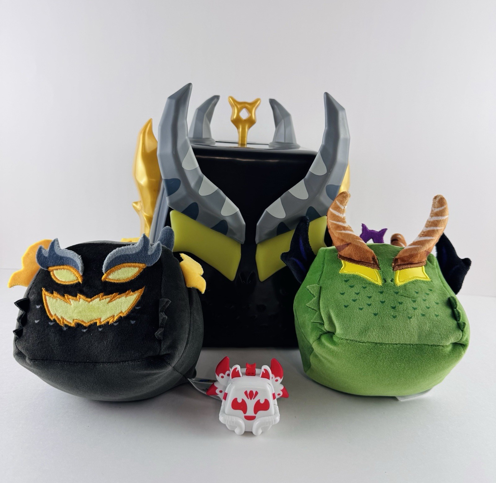 Blox Fruits Collector Bundle Dragon & Ember Plush & Kitsune & Storage Case