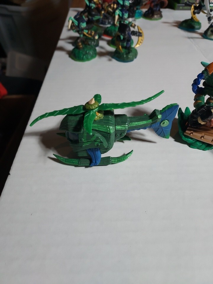 3 SKylanders: 2 Superchargers: Nitro Stealth stinger: Stealth Elf GREAT SHAPE!
