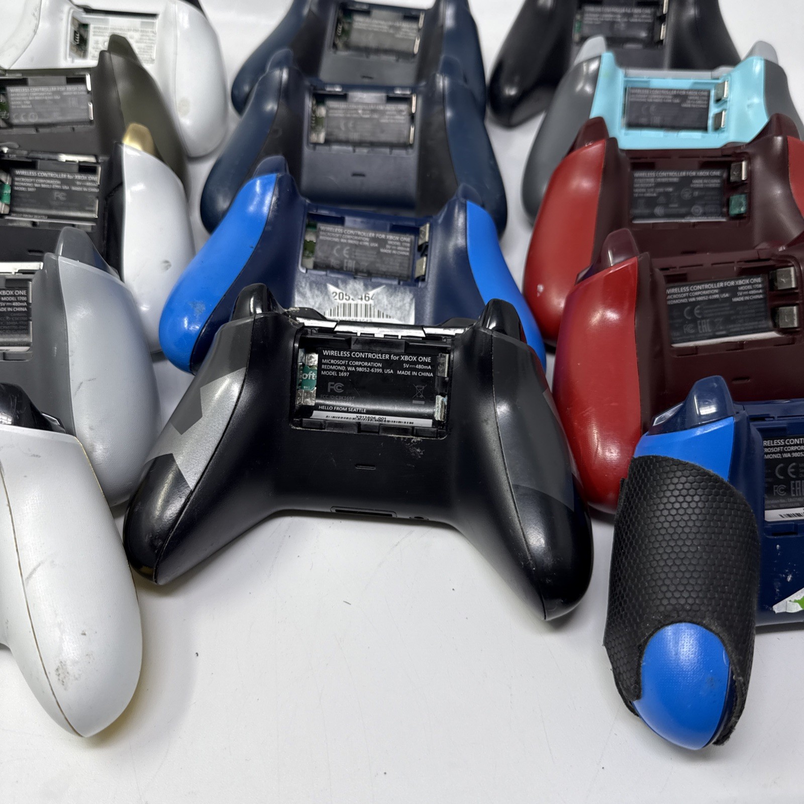 Lot Of 14 Various Condition Genuine Xbox One Controllers Model 1537, 1697, 1708