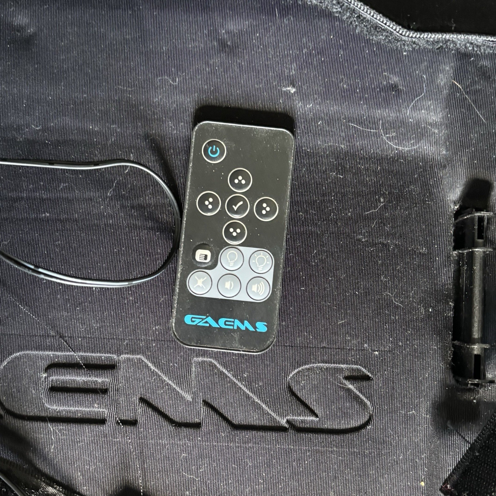 GAEMS Sentinel Pro XP 1080p FHD 17.3″ Portable Gaming Monitor With Remote