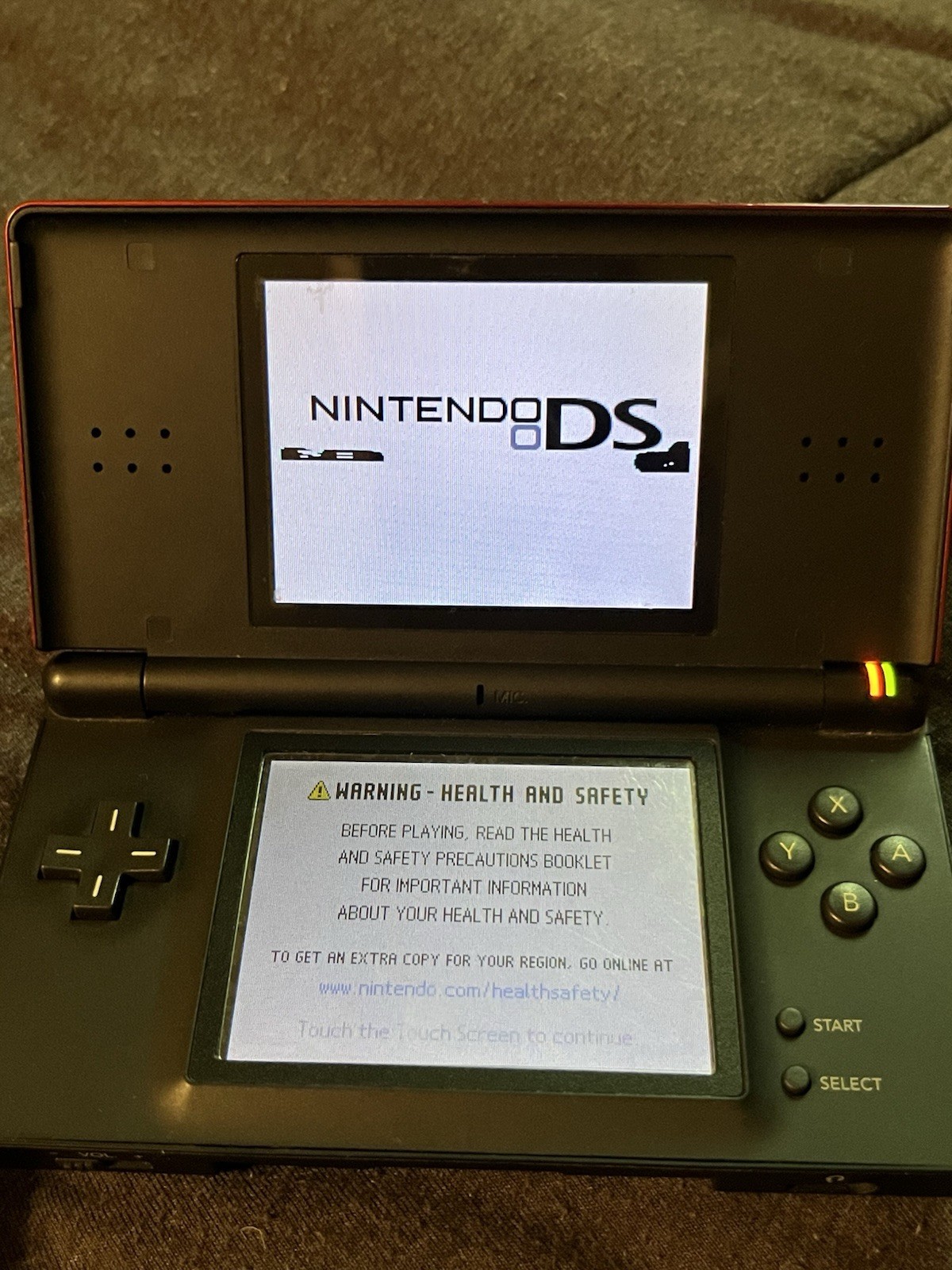 Nintendo DS Lite Red/Black W/ 2 Games, Some Pixels On Screen Isn’t Working