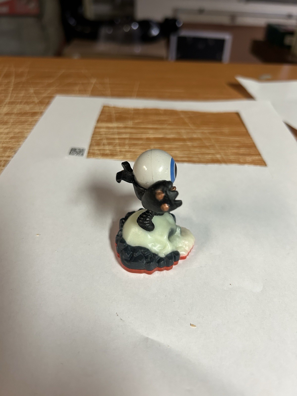 SKYLANDERS GIANTS EYE SMALL FIGURE TOYS TO LIFE SIDEKICKS MINI