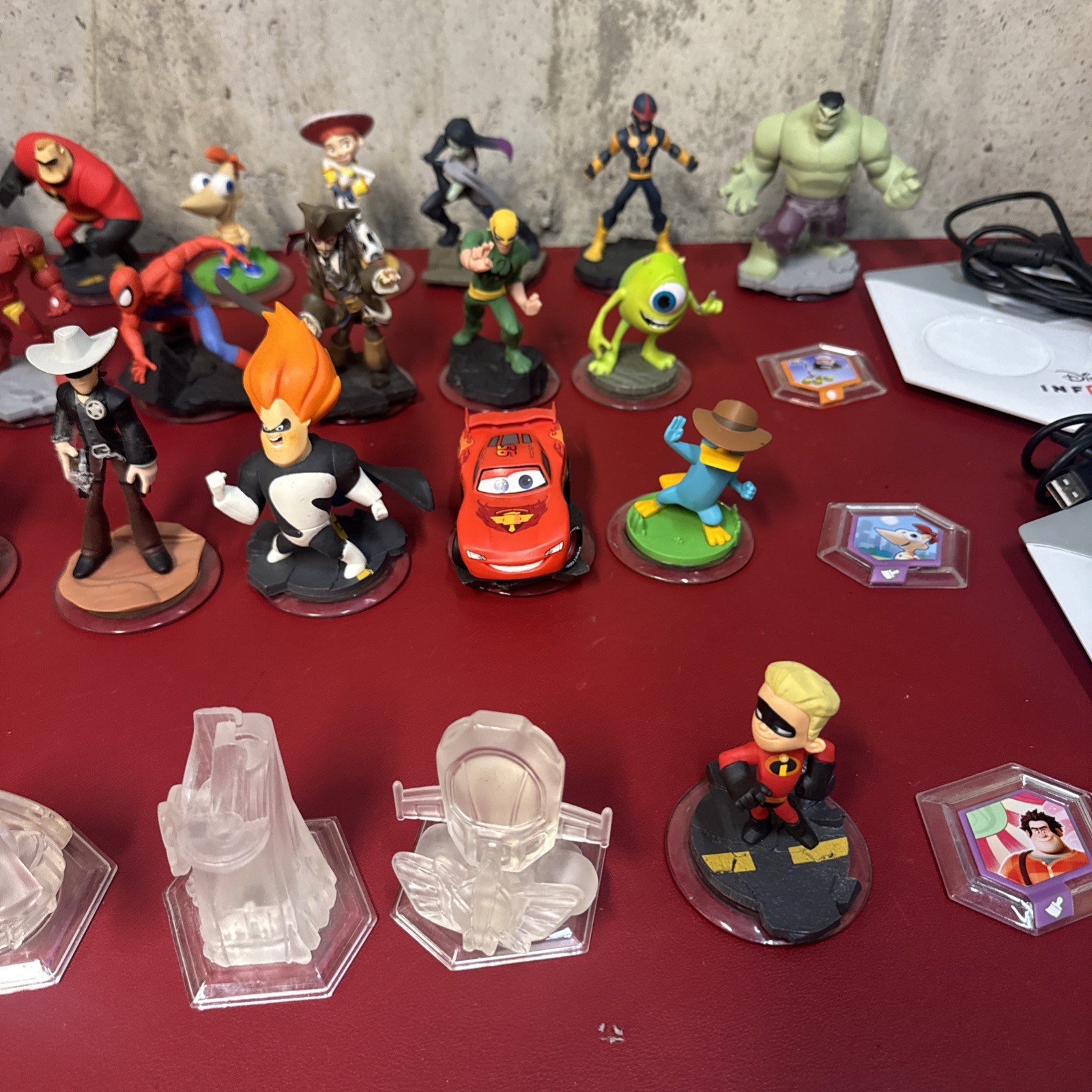 Disney Infinity Character Figure Pack Lot of 47 Figures Portals and Accessorie H