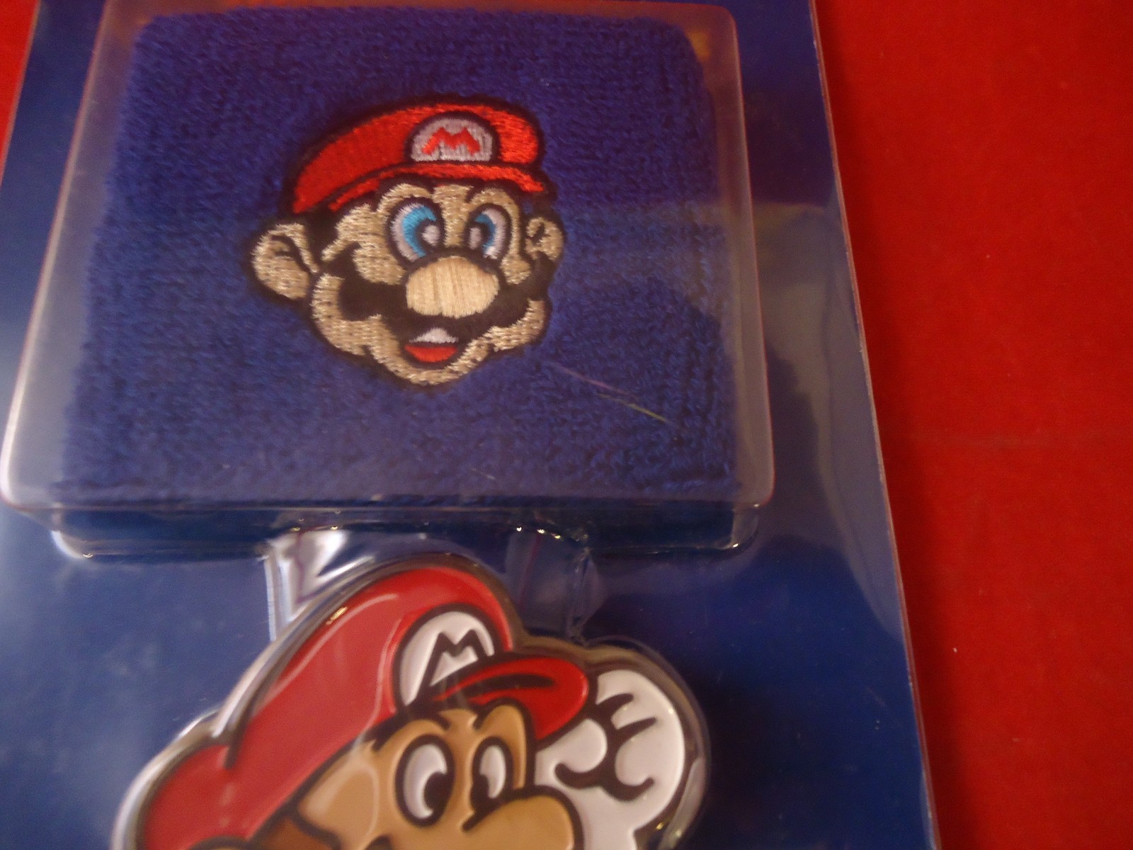 Super Mario Wristband and Belt Buckle *NIB* NEW Wrist Sweat Band & Beltbuckle