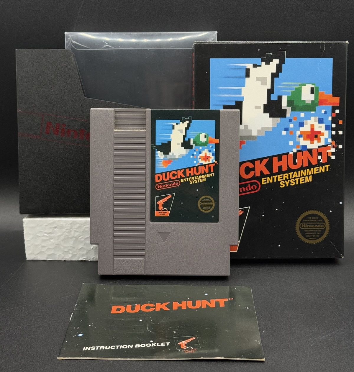 Duck Hunt Nintendo NES 1985 Black Box CIB Complete 5-Screw Authentic NEAR MINT