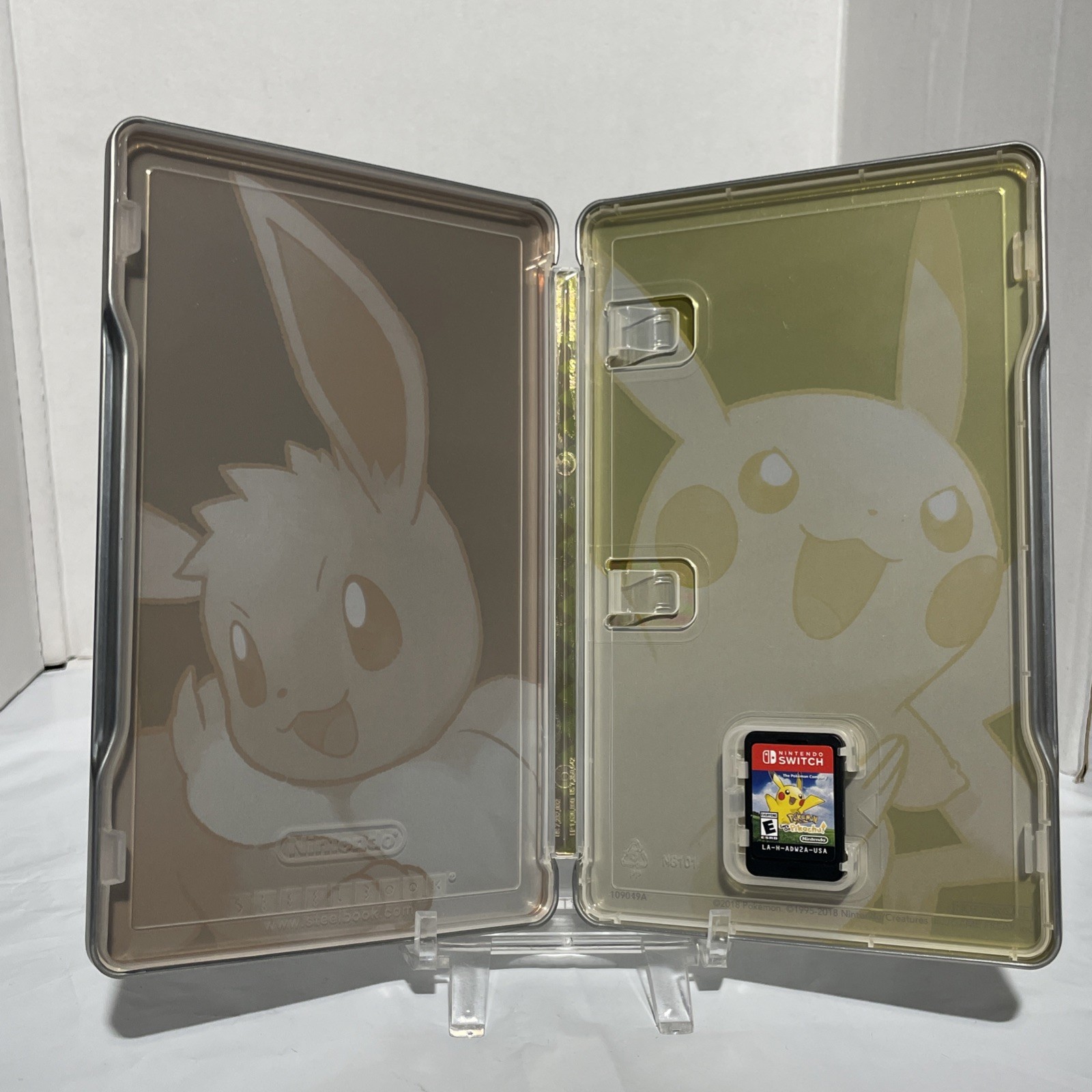 Let’s Go Pikachu (Nintendo Switch, 2018) Steelbook Edition & Pokeball Controller